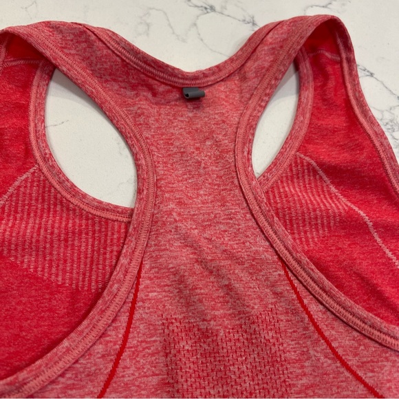 Nike Dri-FIT Seamless Running Tank Top - Picture 6 of 9